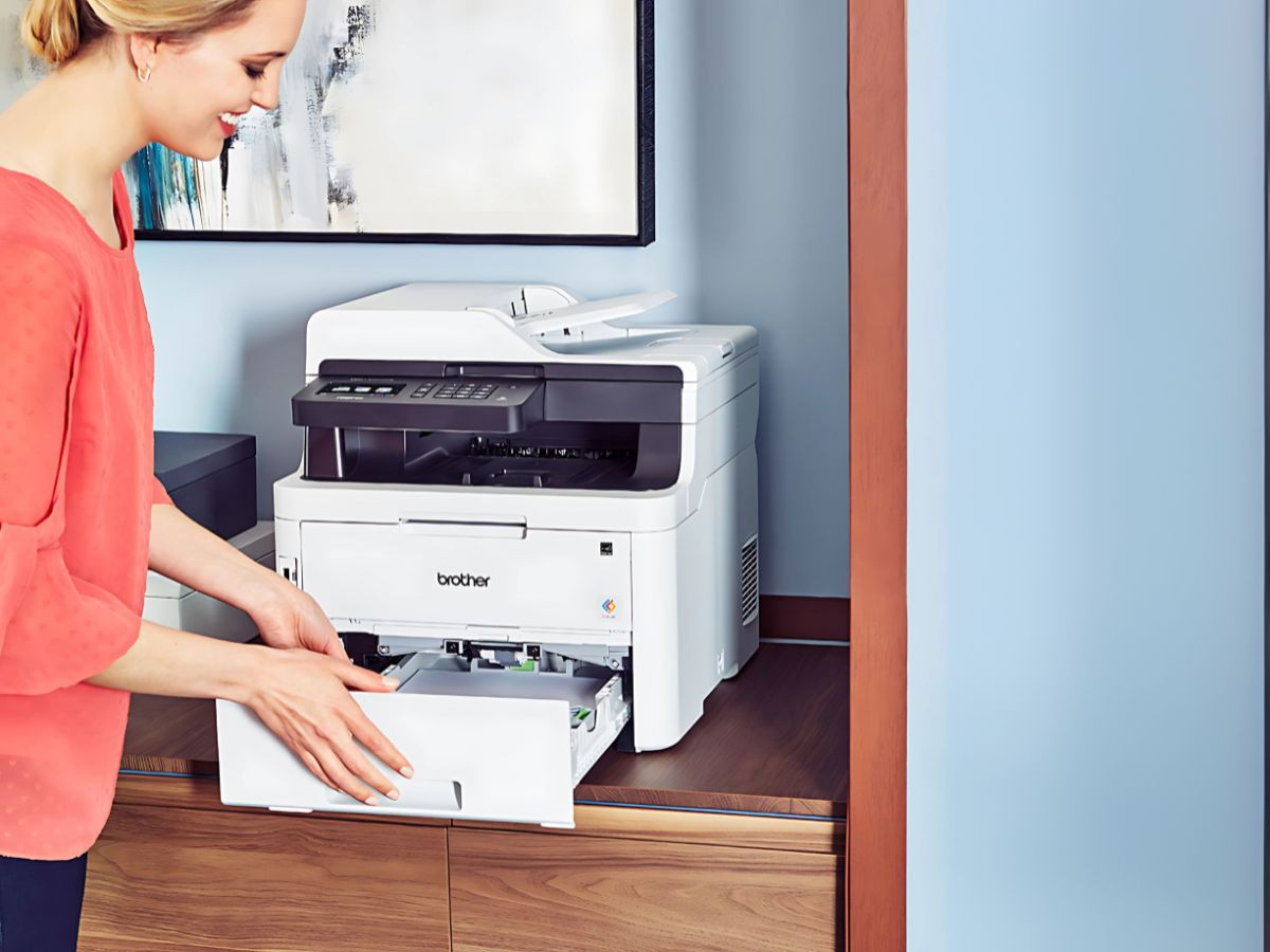 So sánh với máy in laser trắng đen – chọn đúng chứ không chọn nhiều